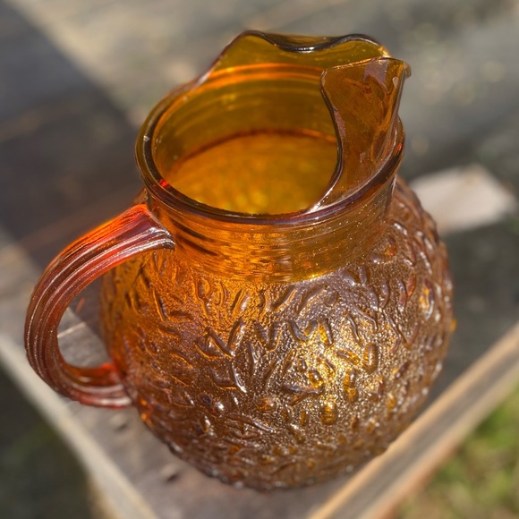 Vintage Anchor Hocking amber glass pitcher - Picture 5 of 12